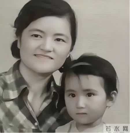 又一个邓文迪！27岁博士毕业，4年生3娃，能替“世界首富”花钱