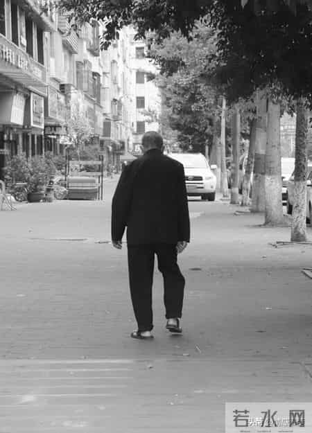 72岁父亲突然病逝，才发现：很多男人没有真正的“养老生活”！