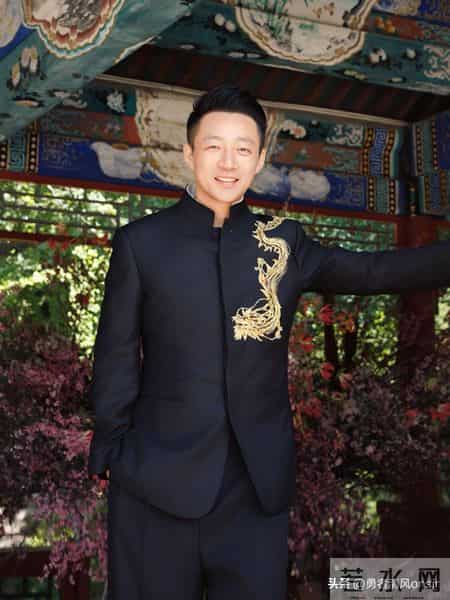 马筱梅拍孕期写真，大方露孕肚打脸喷子，肚大如箩仍貌美如花