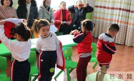 入园前必须掌握的5项“生存技能”，学会的宝宝不哭不闹，适应快