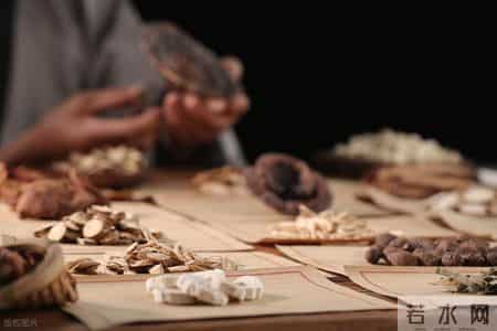 阳气足了，痰就少了！送你三个中成药，燥湿化痰，蒸干体内水湿