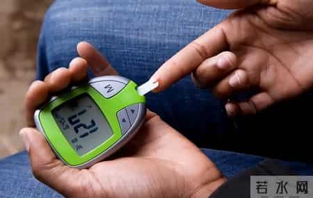 内科医生再次提醒：糖尿病患者不管怎么治，最后都逃不过并发症？