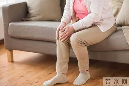 气温下降，医生呼吁中老年：宁多出门遛弯，也别忽视3种健康隐患