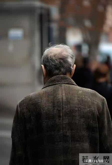 我65岁才醒悟：对子女太无私的老人，晚年往往最心凉