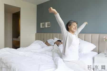别羡慕“秒睡”的人！研究发现：“倒头就睡”是身体在提醒你小心