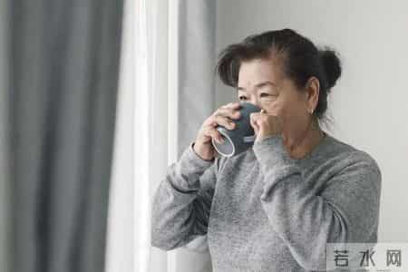 医生强调：最伤肠胃的行为，不是吃辣！而是饭后频繁做的4件事