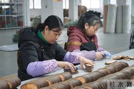 贵州金沙开发区企业赶订单、扩产能，释放大量就业机会