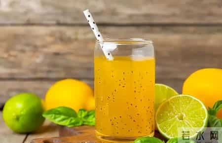 赶快扔掉！这种保温杯热水进毒水出，也许你家娃正在用