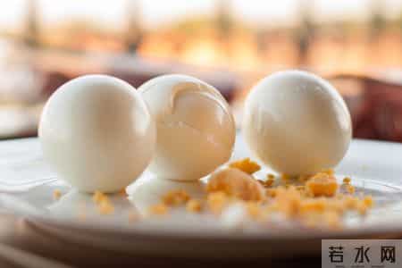 胃病与鸡蛋有关？医生：胃不好的老年人，吃鸡蛋千万避免6食物