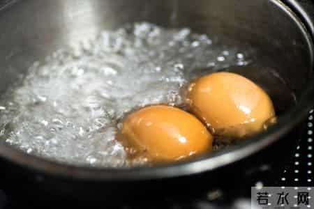 鸡蛋当早餐被推翻了？医生调查：过了52岁，吃鸡蛋尽量做到这6点