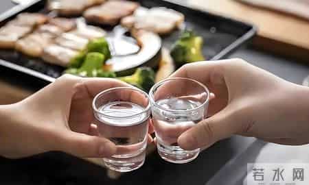 医生研究发现：每日饮酒的糖尿病人，多数临近60岁或有几种异样