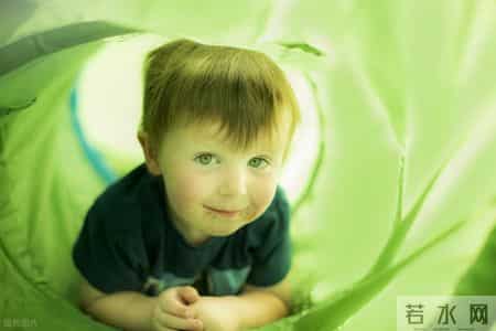 孩子最幸福的10个瞬间，往往和钱、成绩无关