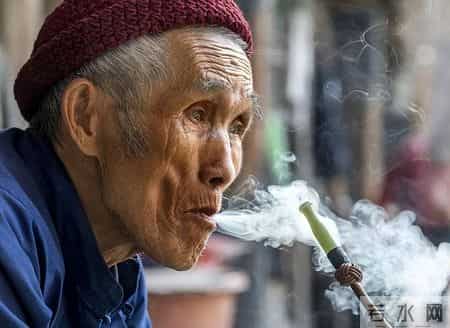 烟瘾再大也得戒！医生调查提醒：身体有这5种表现，最好把烟戒了