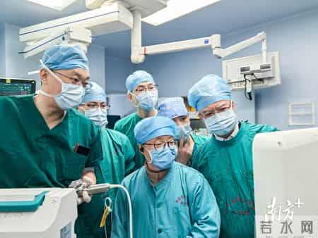 生死竞速拆除心脏“炸弹”，汕头市中心医院抢救危重A型主动脉夹层患者