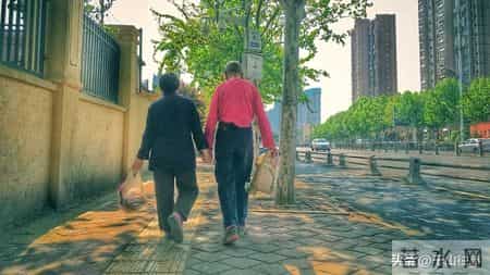 宁愿独居也不跟儿子同住，戳中老人心声：忍气吞声不如独自清净！