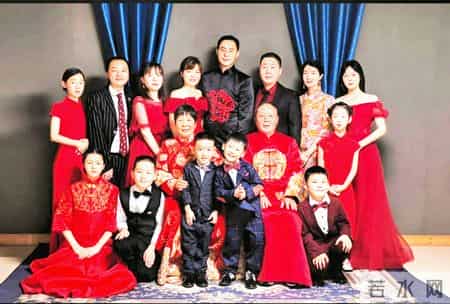 家有神兽赶紧进来接，头顶繁星脚下生春风，这泼天的富贵必须收！