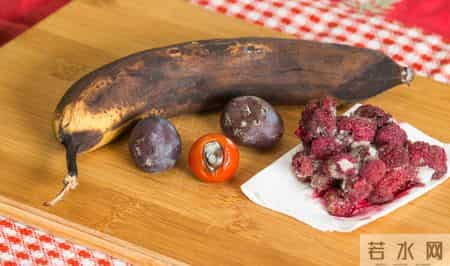 4种水果已被列入“致癌名单”，吃多了致癌，可信吗？告诉你真相