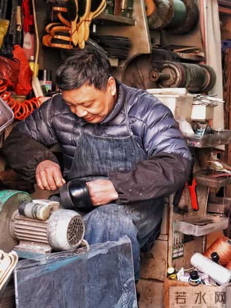 2026年，3.5亿老人背后，藏着普通人最稳的赚钱路子？