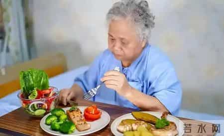 老年痴呆的“祸根”被揪出！医生：若有这3种吃饭习惯，尽快改正