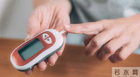 糖尿病去世的人越来越多？提醒：宁可喝茶水，建议也别做这8事