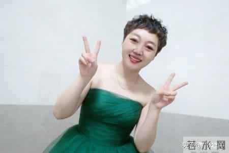 男女之间，如果不是夫妻，千万不要想着占便宜，工作中也不行