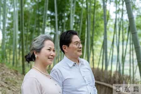 别再以为“有钱”是老人的底气，这两样东西比存款靠谱10倍