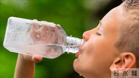 男子因脑梗不幸死亡！提醒：天冷宁愿在家打牌，也别干这些事！