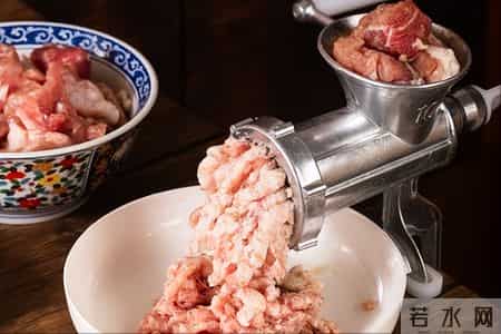 医生建议停止使用绞肉机，因为会损伤肝脏？危言耸听