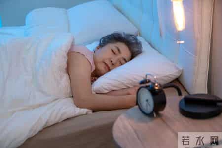 别羡慕“秒睡”的人！研究发现：“倒头就睡”是身体在提醒你小心