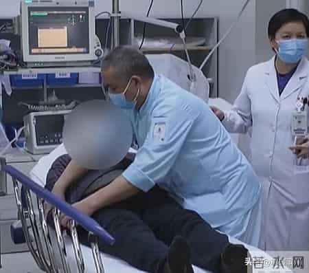 事发上海地铁！86岁老伯头朝下栽倒在扶梯上，工作人员不让扶？医生：做得对！