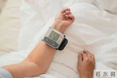 分析发现：每日饮酒的高血压患者，临近60岁多数或有6种异样