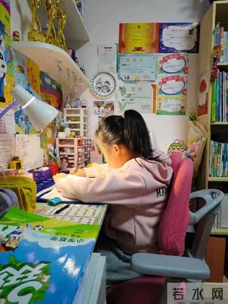 “她真丢了就好了！”宝妈称厌恶10岁女儿，引众多网友共鸣！