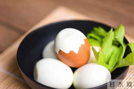 鸡蛋能否天天吃？医生坦言：老人55岁后，吃鸡蛋谨记4个关键