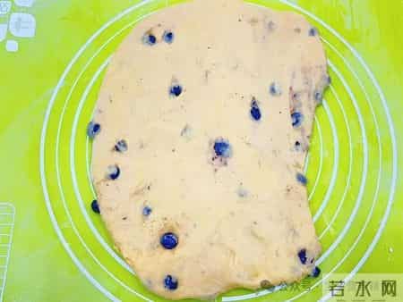 今日食谱「蓝莓软饼」宝宝辅食