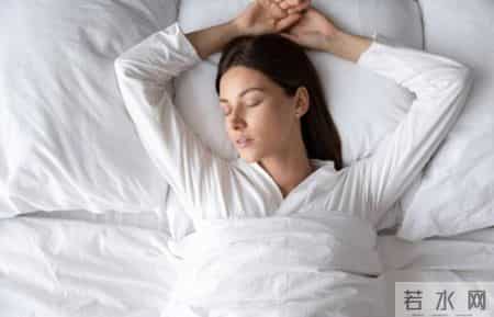 多散步对血管好？医生提醒：50岁后，坚持做这2件事或比运动好