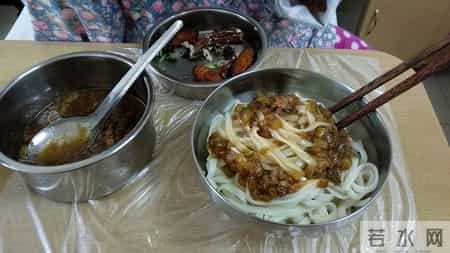 医生忠告：跟肺癌患者一起吃饭，一定要注意4件事，千万别忽视！