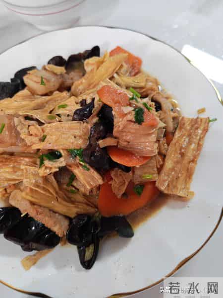 年关将至，有钱没钱，宝妈的餐桌从不愿凑合，一顿家常饭