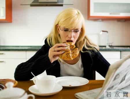 胆结石增多，和高脂餐有关吗？提醒：真正促进结石的是这3个习惯