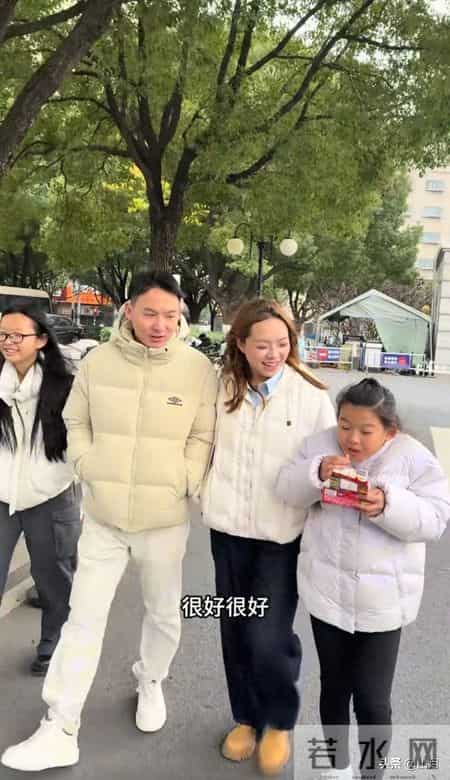 谢浩男妹妹提及未来规划，小妹只想待在妈妈身边，三人送爱心早餐