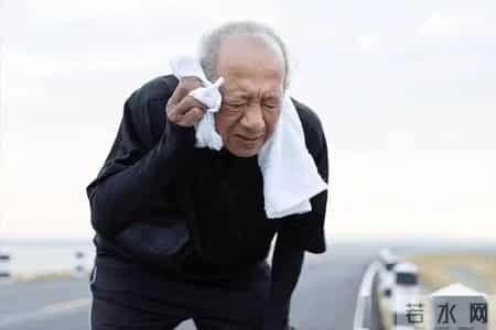 散步半个小时错了？医生劝告：过了68岁，散步要尽量保持到这5点