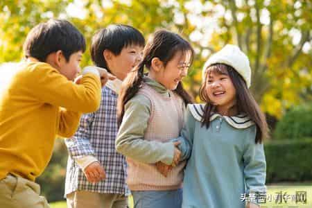 当父母忽视孩子的情感需求，养出长期缺爱的孩子