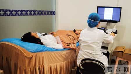 从90度“折叠人”到轻松抱娃 西安市人民医院产后康复助宝妈重获舒展