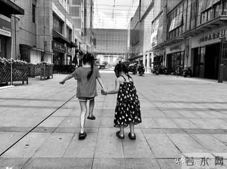 我落魄时遇见她：从此人间值得