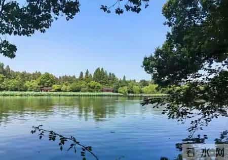 老了才明白，六十岁以后还在打工的，无非是这几种人