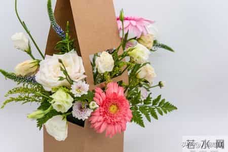 老了才明白-若有余钱别不舍给自己添这3样养老，不拖累娃也不遭罪