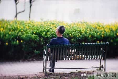 72岁的父亲突然病逝 才发现 很多男人没有真正的 养老生活