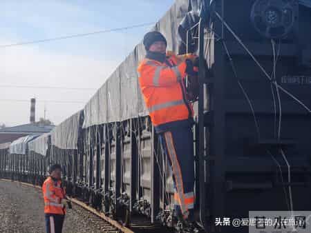 铁路退休金大揭秘：工龄、地区、岗位如何影响你的晚年保障？