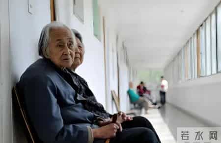 一住73岁老人住养老院半年后，发出忠告：人这一生，一定要有孩子