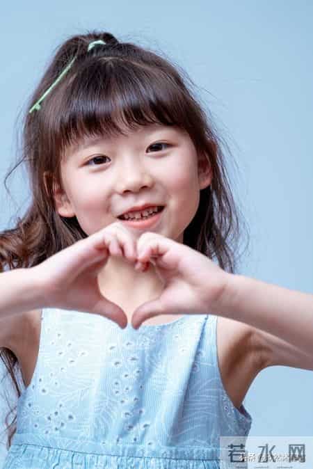 --左手安康右手坦途，这届父母的“顶级玄学”火了--