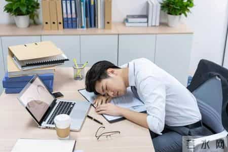 心律失常患者增多，医生发现：心脏出现问题，背后离不开3点